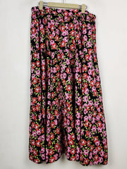 Buy online pre-used pre-loved 100% authentic & Original branded Dorothy Perkins (S-1506) available in Pakistan. Top international brands avilable.
