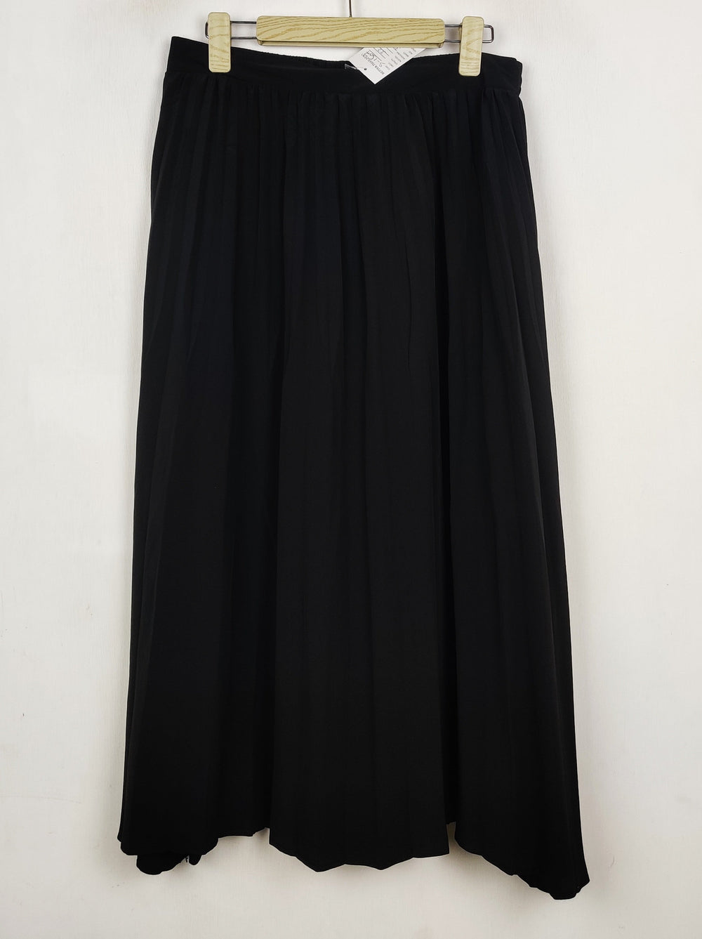 Buy online pre-used pre-loved 100% authentic & Original branded Primark (S-1507) available in Pakistan. Top international brands avilable.