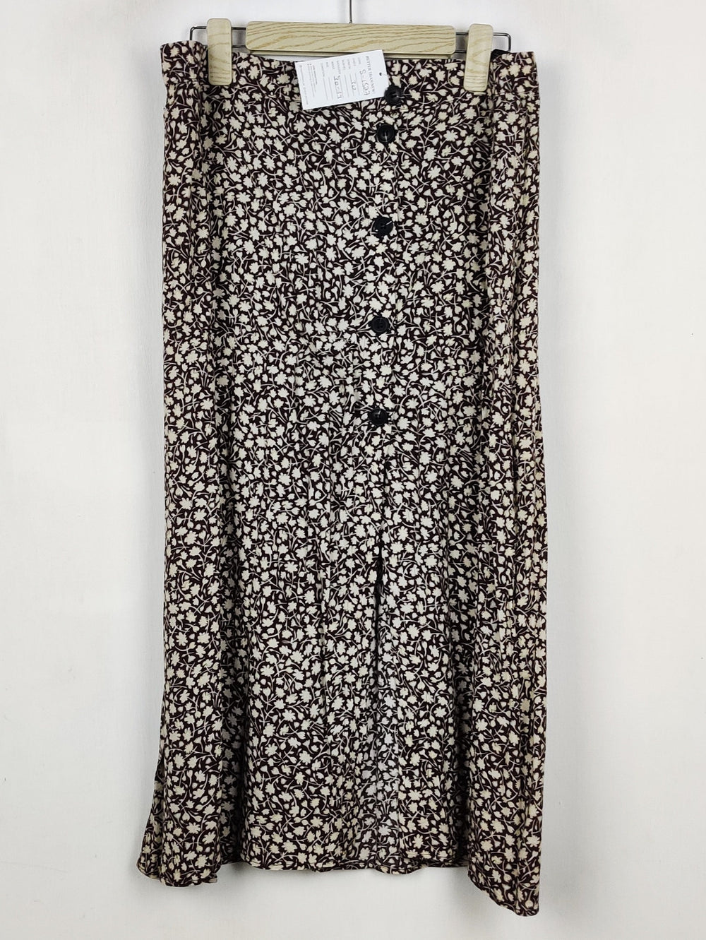 Buy online pre-used pre-loved 100% authentic & Original branded H&M (S-1527) available in Pakistan. Top international brands avilable.