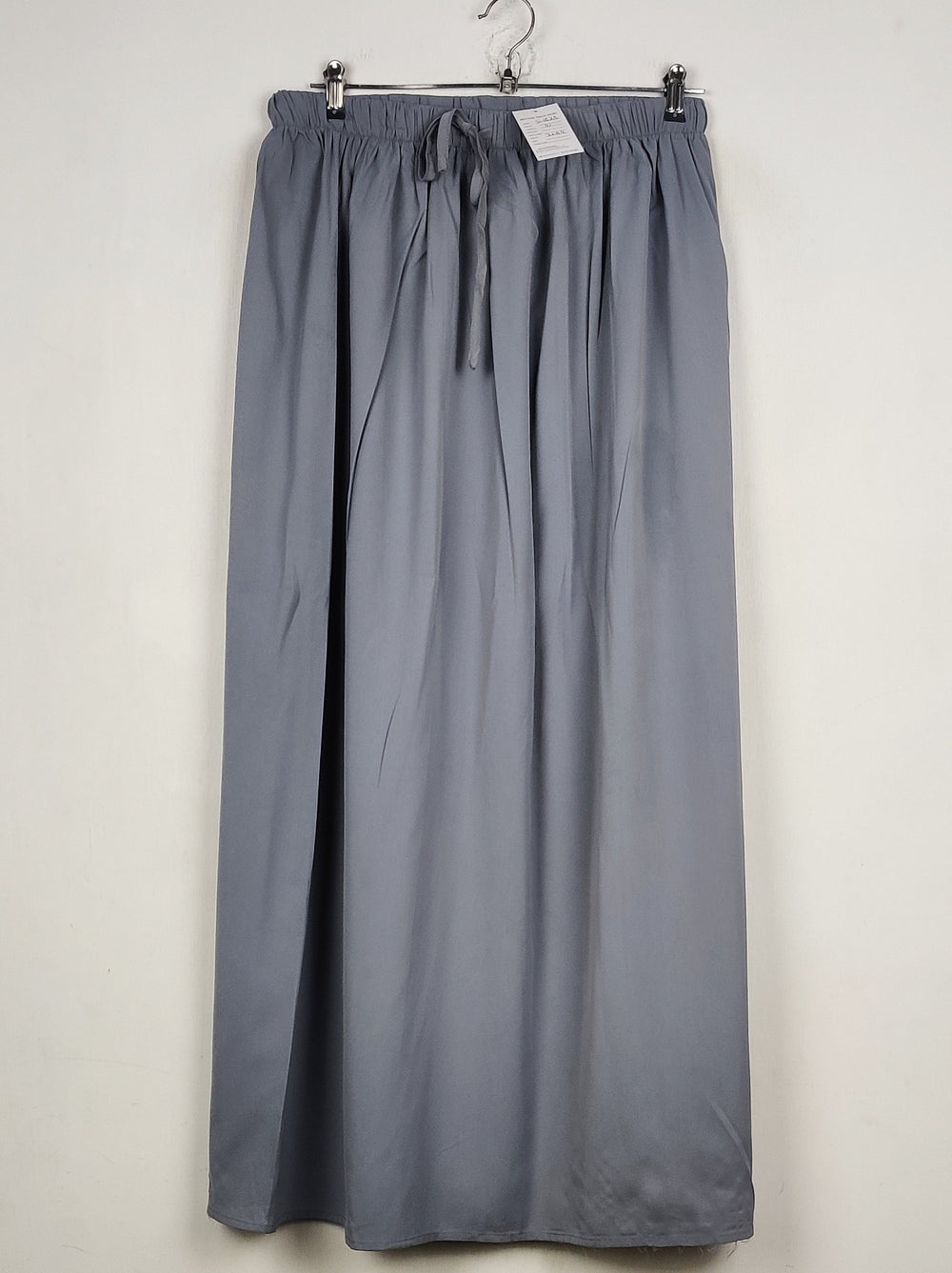Buy online pre-used pre-loved 100% authentic & Original branded Unknown Brand (S-1623) available in Pakistan. Top international brands avilable.