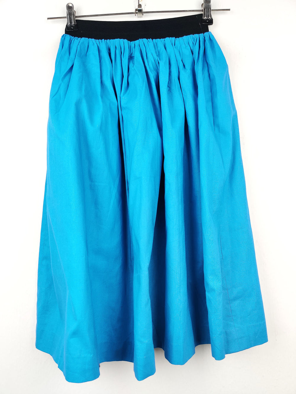 Buy online pre-used pre-loved 100% authentic & Original branded Unknown Brand (S-175) available in Pakistan. Top international brands avilable.