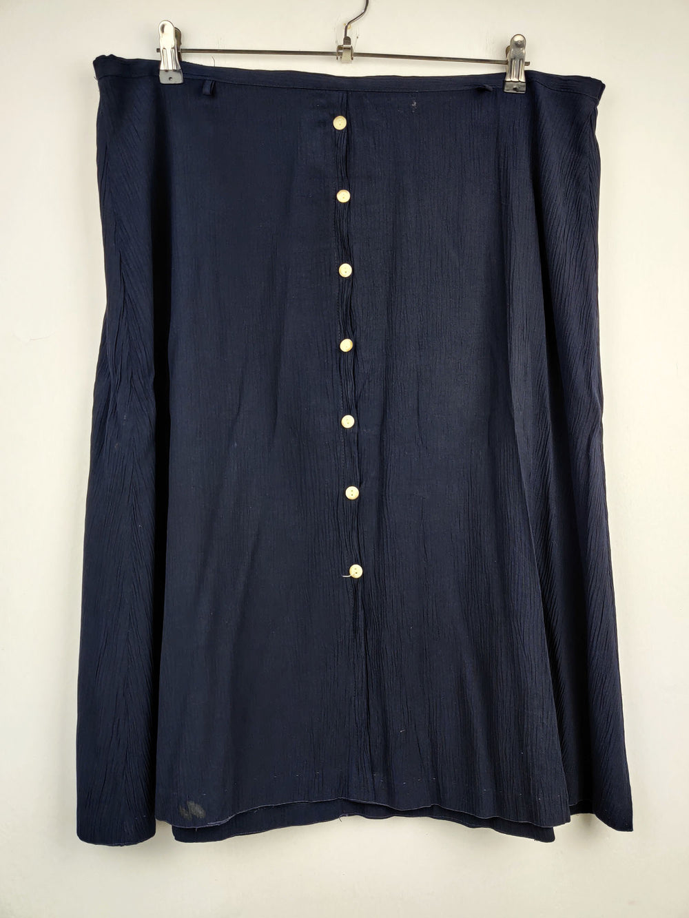 Buy online pre-used pre-loved 100% authentic & Original branded Bonmarche (S-199) available in Pakistan. Top international brands avilable.