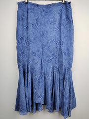 Buy online pre-used pre-loved 100% authentic & Original branded Unknown Brand (S-213) available in Pakistan. Top international brands avilable.