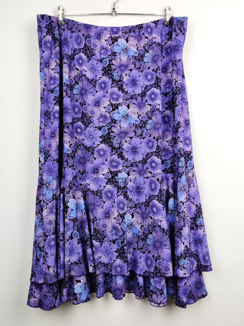 Buy online pre-used pre-loved 100% authentic & Original branded Michele Hope (S-221) available in Pakistan. Top international brands avilable.