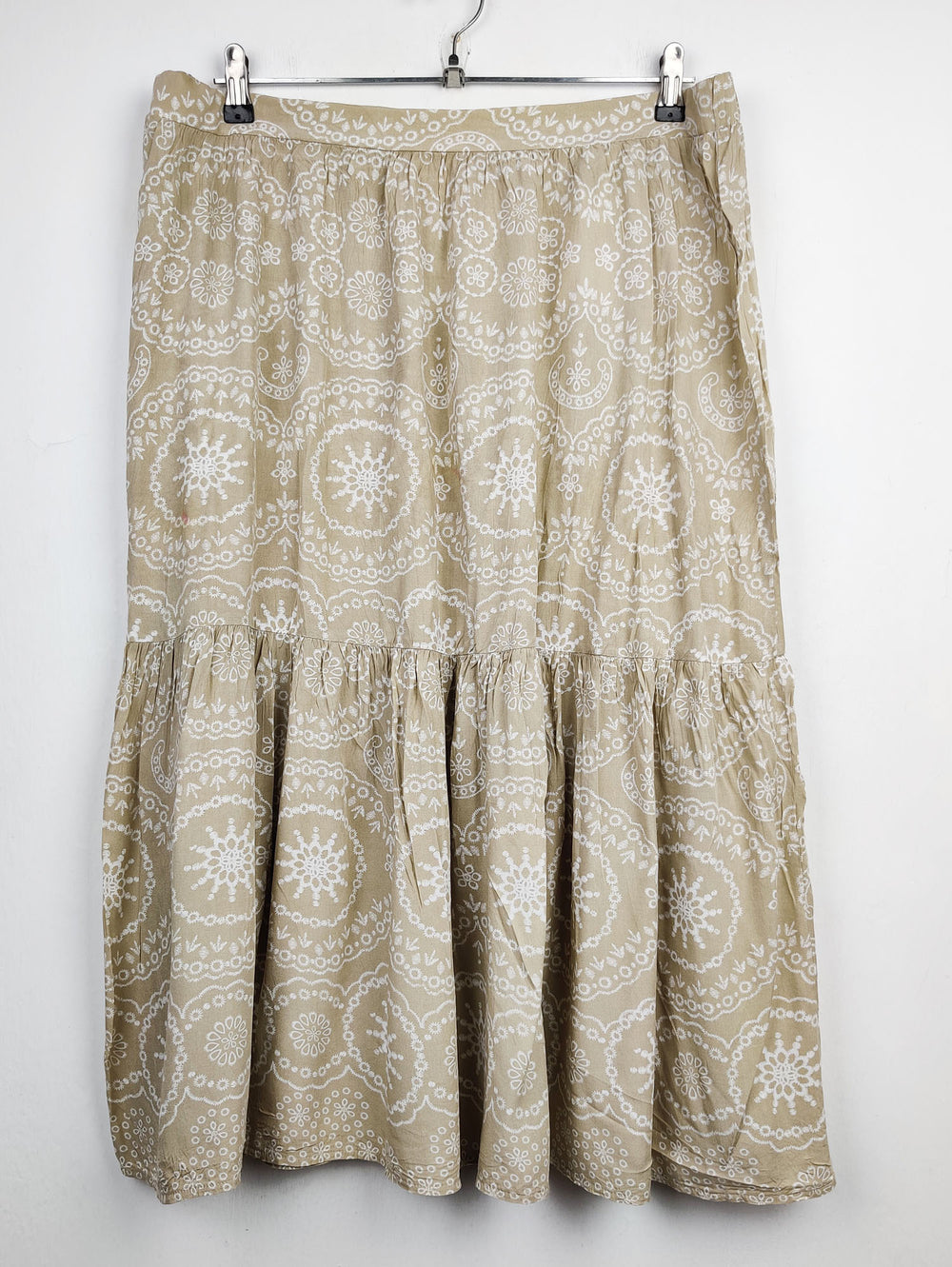 Buy online pre-used pre-loved 100% authentic & Original branded Laura Torelli (S-248) available in Pakistan. Top international brands avilable.