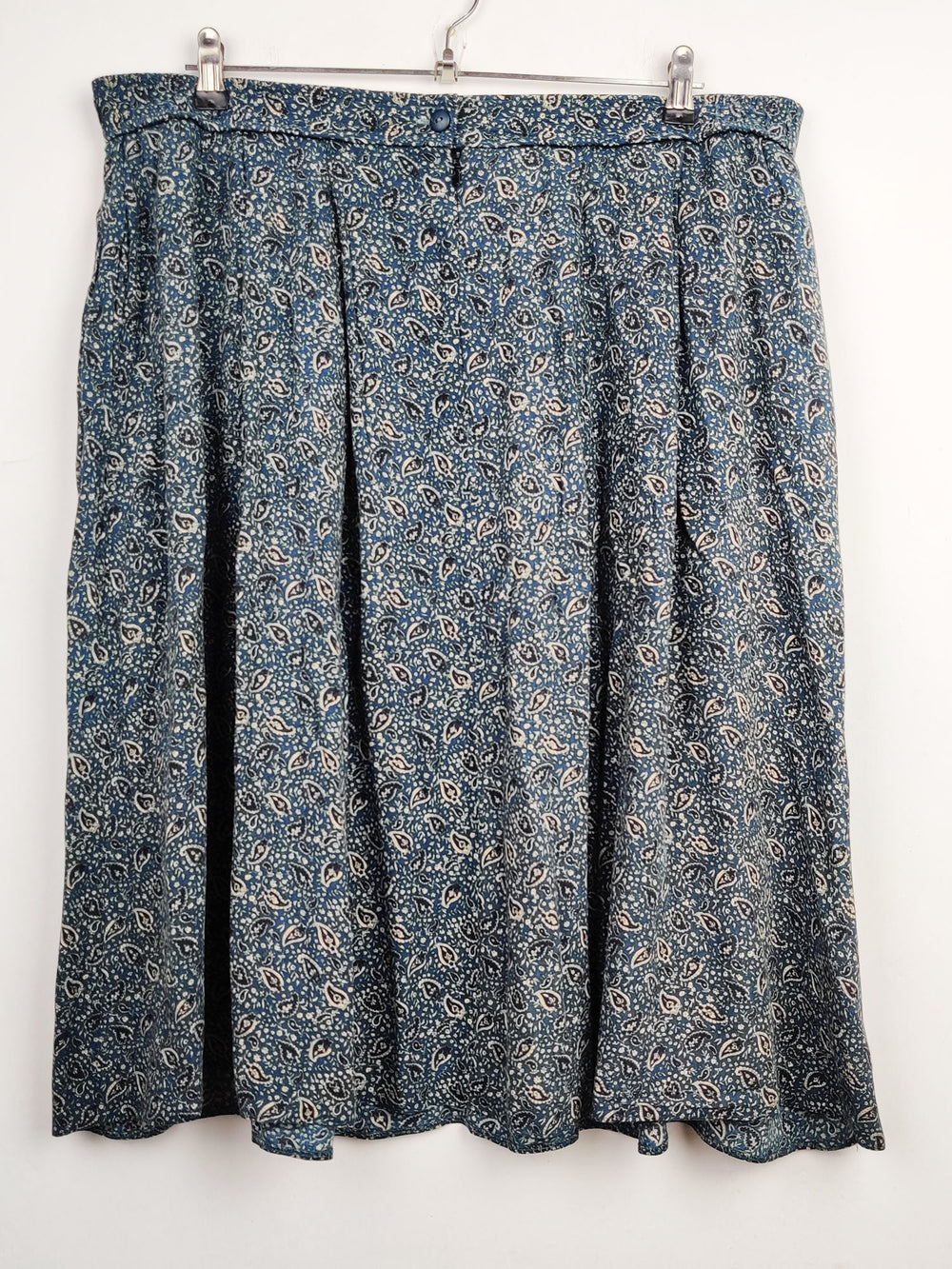 Buy online pre-used pre-loved 100% authentic & Original branded Dunedin (S-262) available in Pakistan. Top international brands avilable.