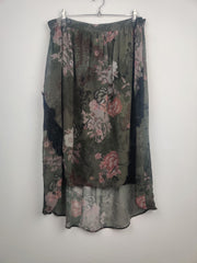 Buy online pre-used pre-loved 100% authentic & Original branded (S-268) available in Pakistan. Top international brands avilable.