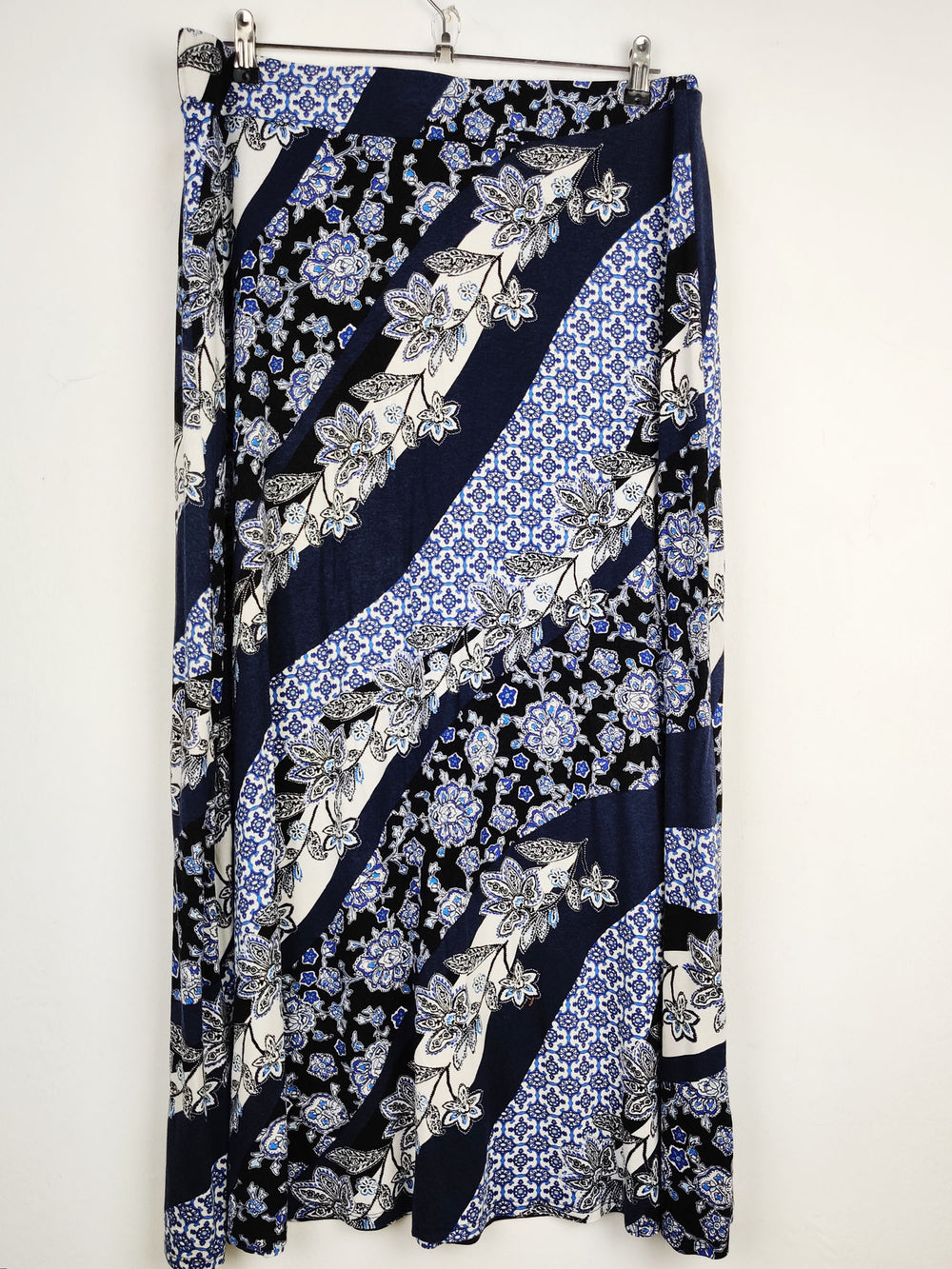 Buy online pre-used pre-loved 100% authentic & Original branded Monsoon (S-292) available in Pakistan. Top international brands avilable.