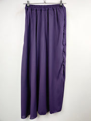 Buy online pre-used pre-loved 100% authentic & Original branded Unknown Brand (S-300) available in Pakistan. Top international brands avilable.