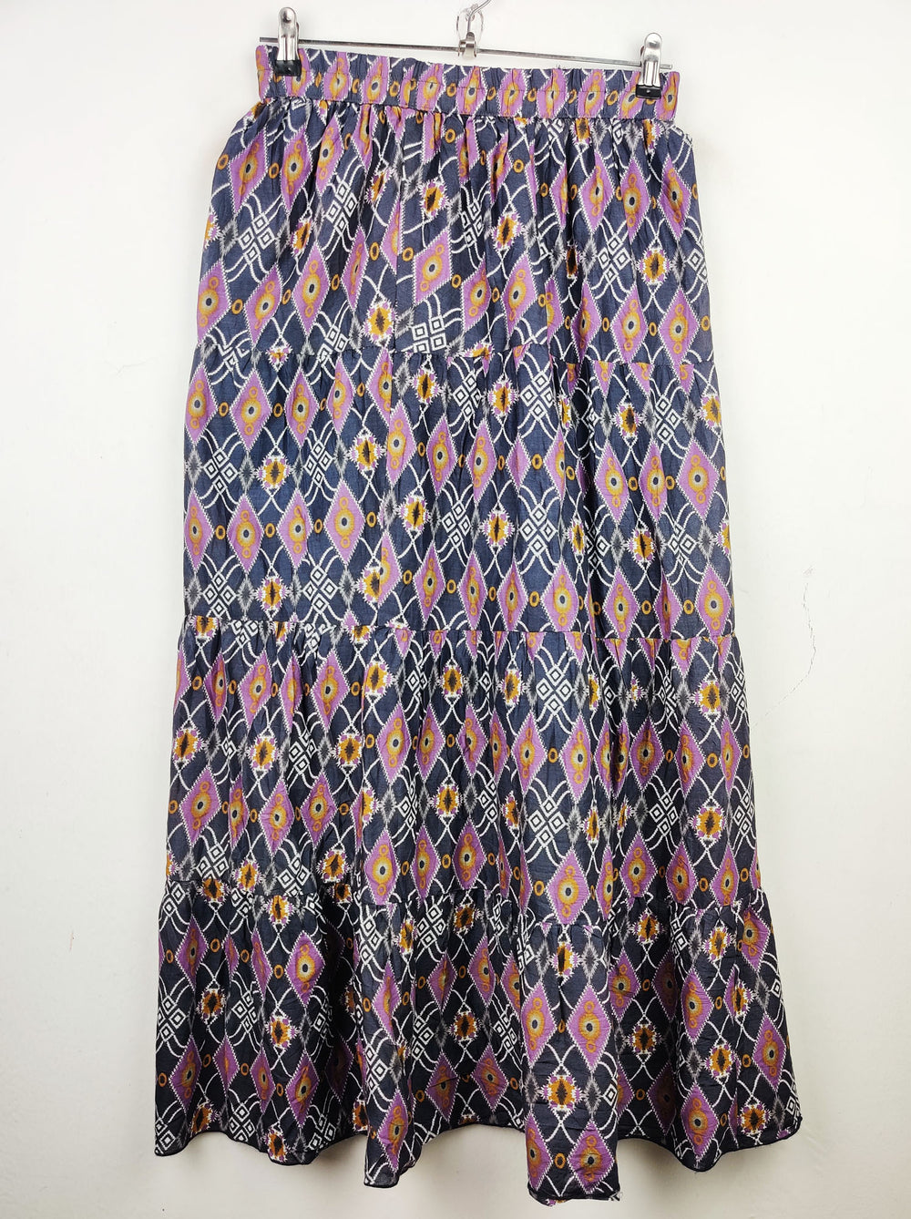 Buy online pre-used pre-loved 100% authentic & Original branded F&F (S-330) available in Pakistan. Top international brands avilable.