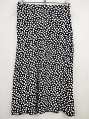 Buy online pre-used pre-loved 100% authentic & Original branded Primark (S-332) available in Pakistan. Top international brands avilable.