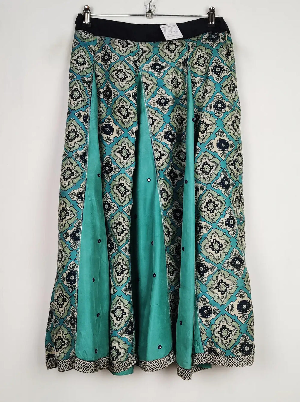 Buy online pre-used pre-loved 100% authentic & Original branded Beatrice (S-500) available in Pakistan. Top international brands avilable.