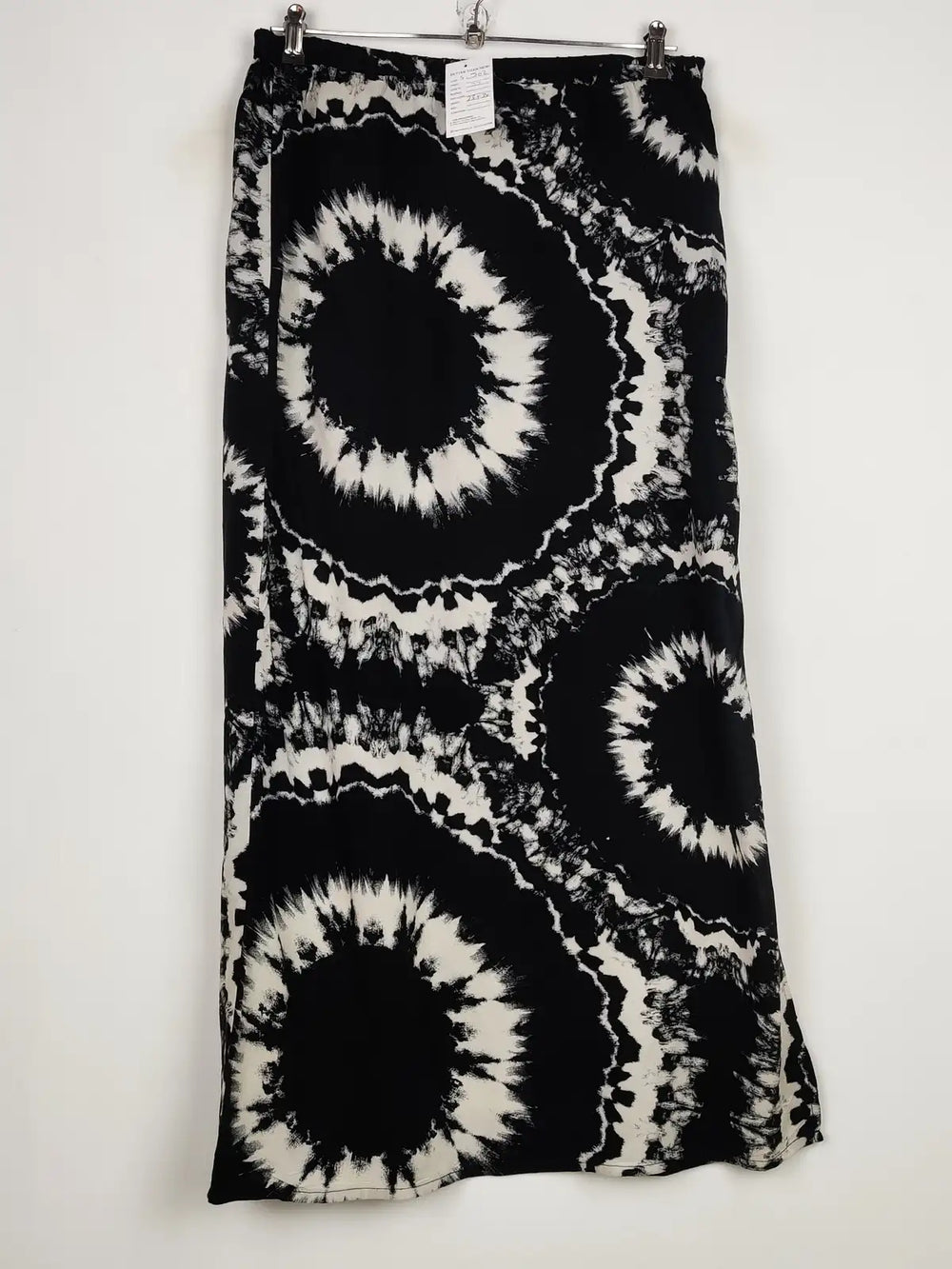 Buy online pre-used pre-loved 100% authentic & Original branded George (S-502) available in Pakistan. Top international brands avilable.