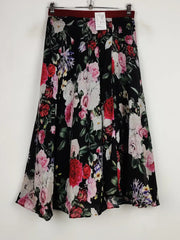 Buy online pre-used pre-loved 100% authentic & Original branded Unknown Brand (S-506) available in Pakistan. Top international brands avilable.