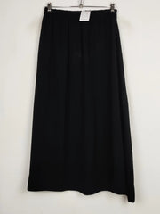 Buy online pre-used pre-loved 100% authentic & Original branded Unknown Brand (S-511) available in Pakistan. Top international brands avilable.