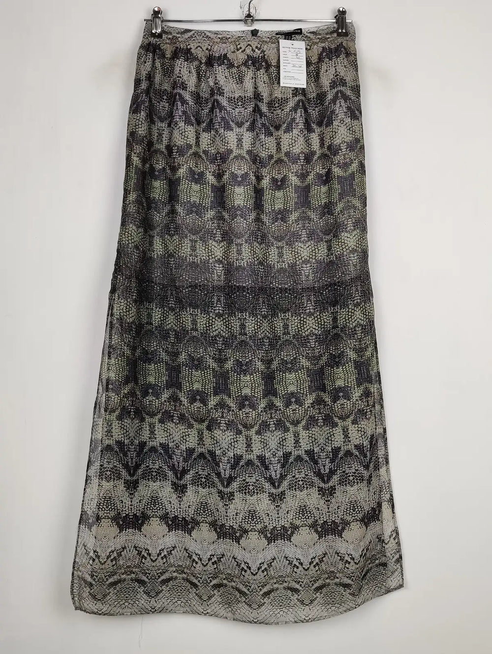 Buy online pre-used pre-loved 100% authentic & Original branded Warehouse (S-515) available in Pakistan. Top international brands avilable.