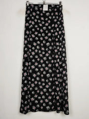 Buy online pre-used pre-loved 100% authentic & Original branded H&M (S-517) available in Pakistan. Top international brands avilable.