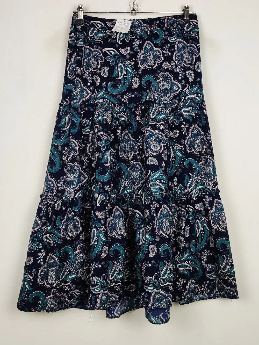 Buy online pre-used pre-loved 100% authentic & Original branded Tu (S-542) available in Pakistan. Top international brands avilable.