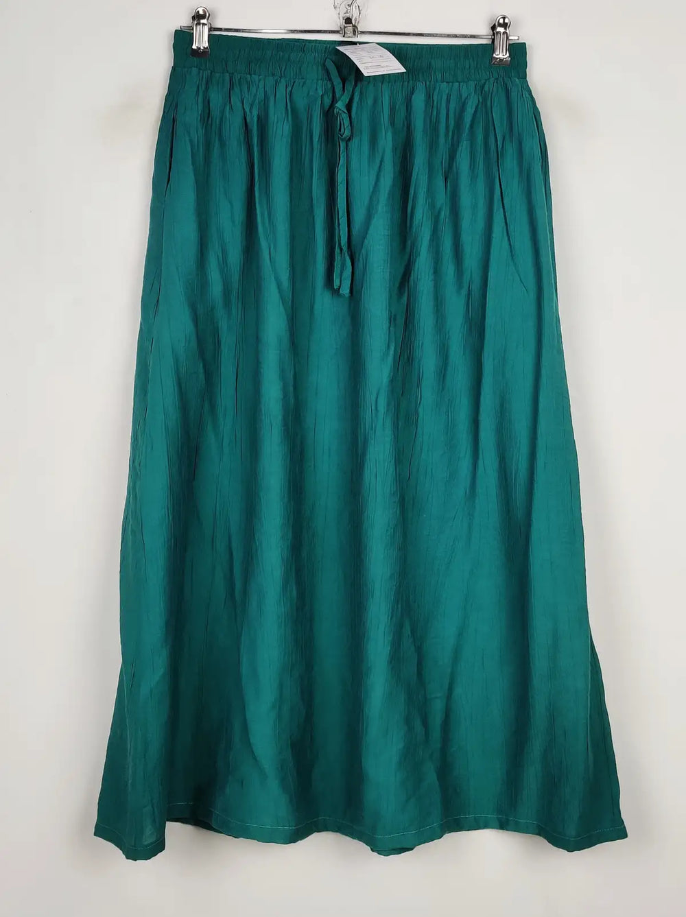 Buy online pre-used pre-loved 100% authentic & Original branded Emery Rose (S-544) available in Pakistan. Top international brands avilable.