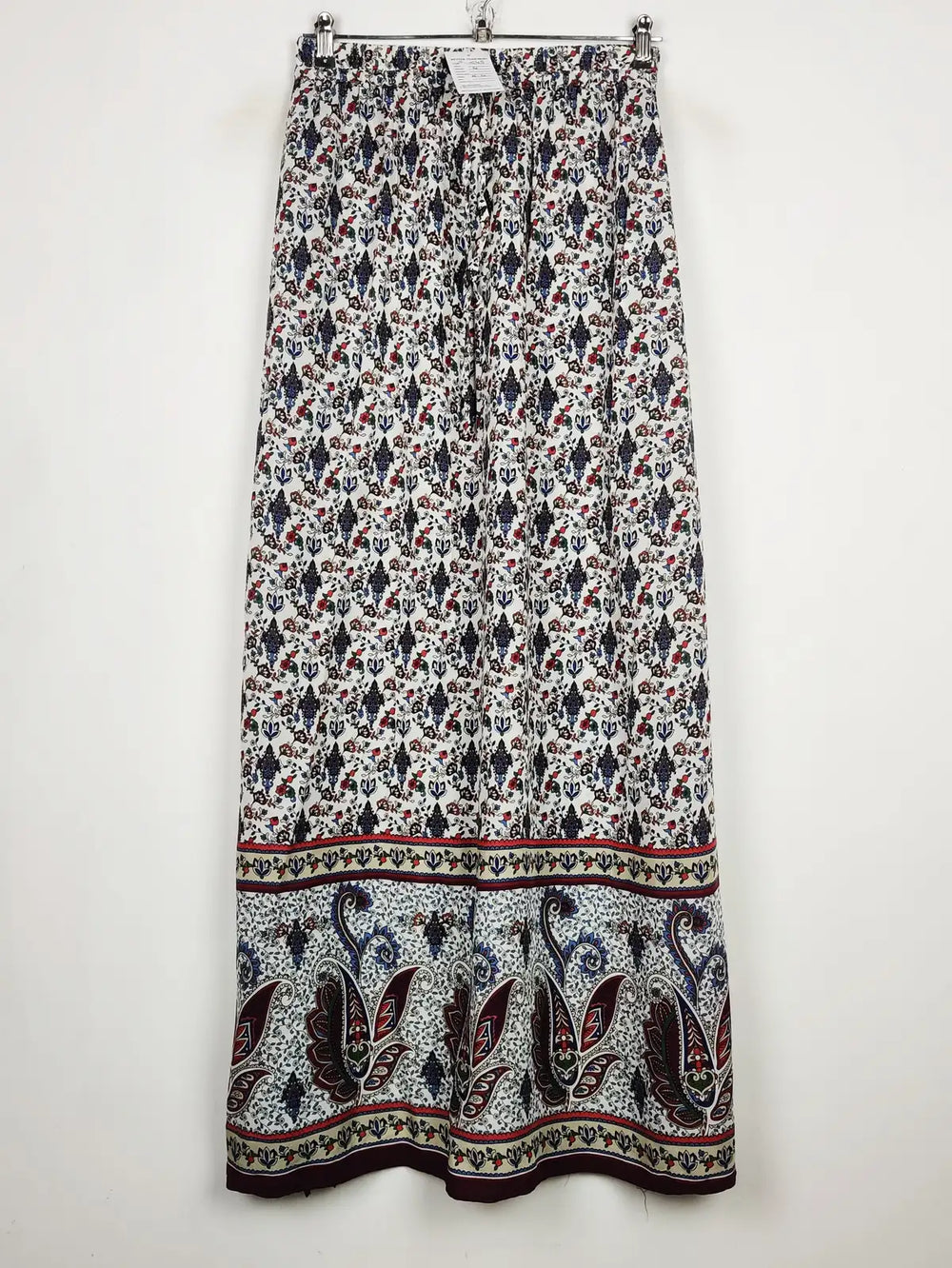 Buy online pre-used pre-loved 100% authentic & Original branded Zara (S-545) available in Pakistan. Top international brands avilable.