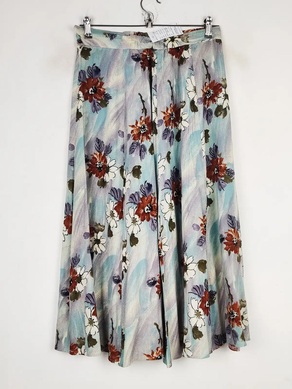 Buy online pre-used pre-loved 100% authentic & Original branded Unknown Brand (S-617) available in Pakistan. Top international brands avilable.
