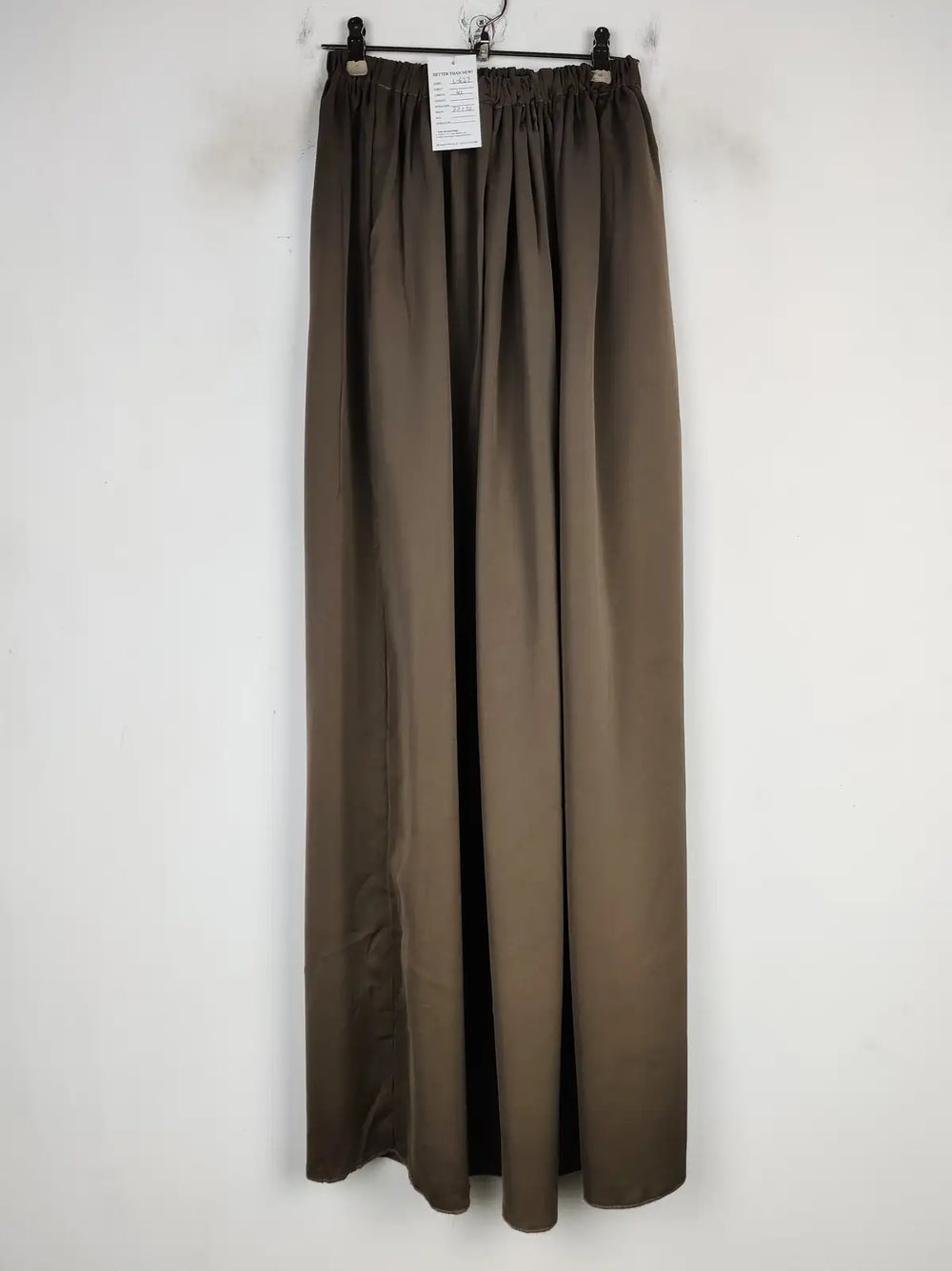 Buy online pre-used pre-loved 100% authentic & Original branded Unknown Brand (S-627) available in Pakistan. Top international brands avilable.