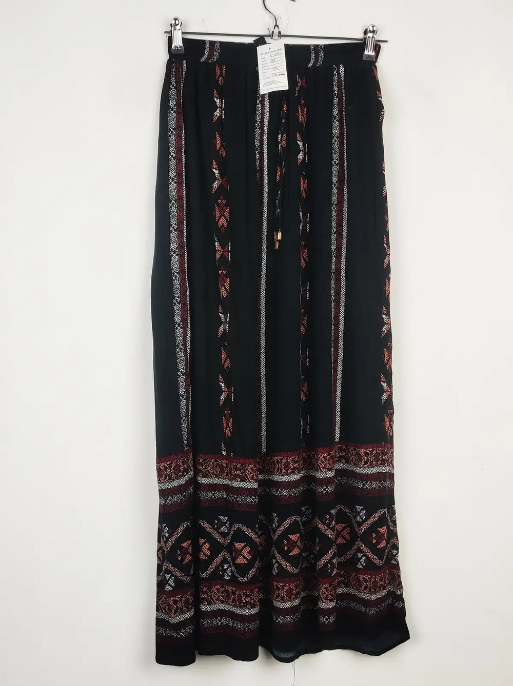 Buy online pre-used pre-loved 100% authentic & Original branded Atmosphere (S-691) available in Pakistan. Top international brands avilable.