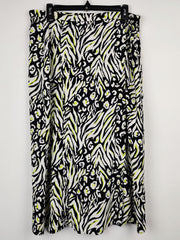 Buy online pre-used pre-loved 100% authentic & Original branded F&F (S-89) available in Pakistan. Top international brands avilable.