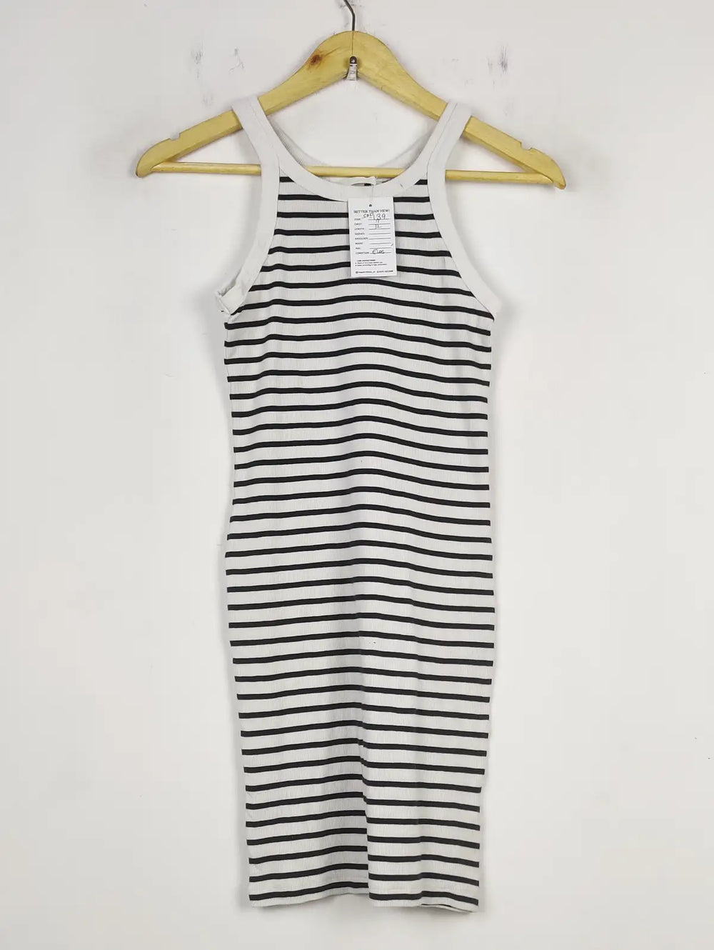 Buy online pre-used pre-loved 100% authentic & Original branded H&M (SBD-139) available in Pakistan. Top international brands avilable.