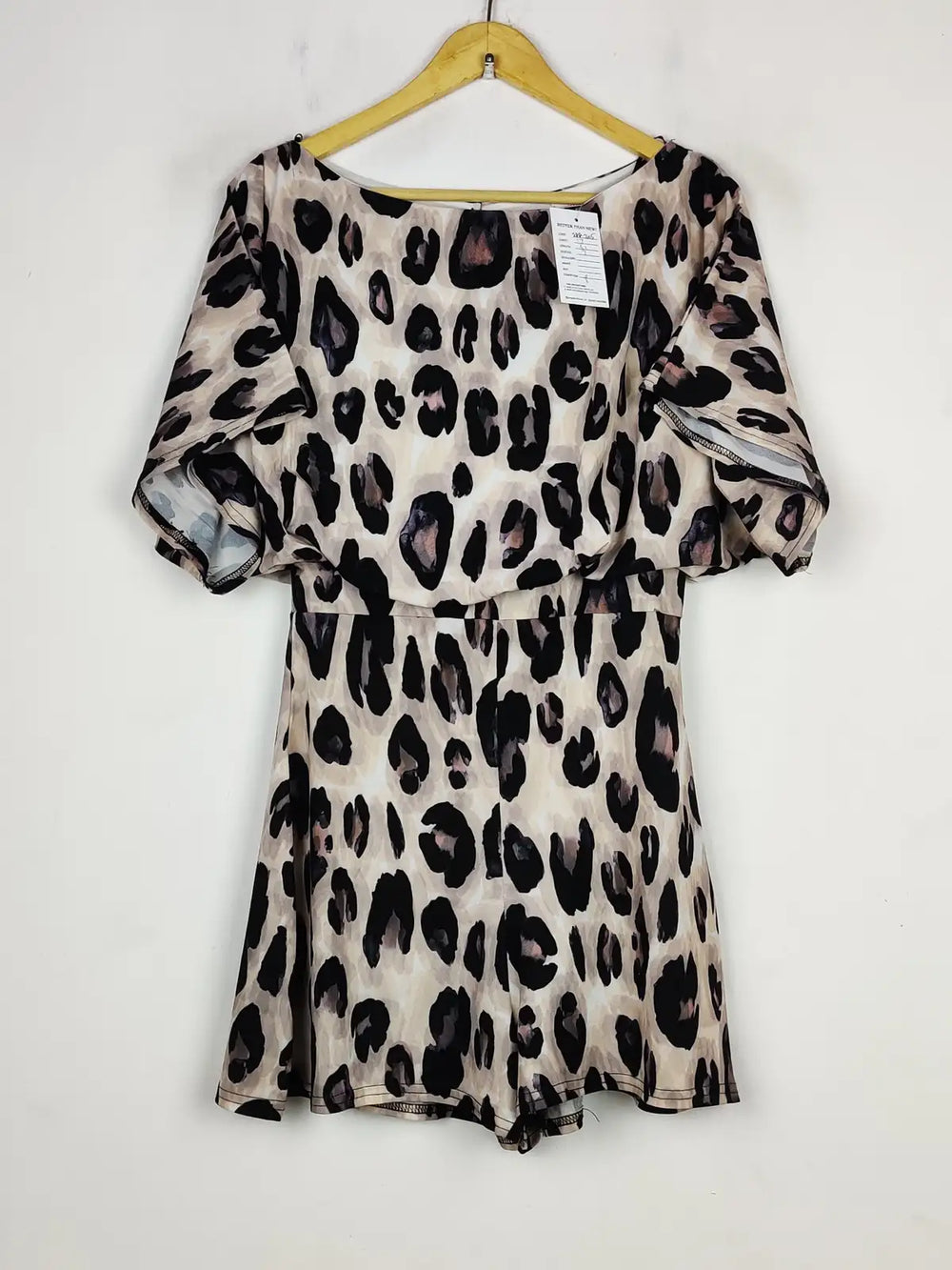 Buy online pre-used pre-loved 100% authentic & Original branded Pink Boutique (SBD-205) available in Pakistan. Top international brands avilable.