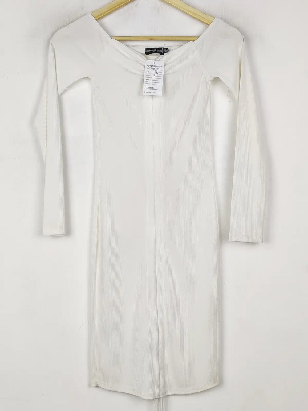 Buy online pre-used pre-loved 100% authentic & Original branded Prettylittlething (SBD-429) available in Pakistan. Top international brands avilable.