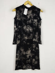 Buy online pre-used pre-loved 100% authentic & Original branded Quiz (SBD-42) available in Pakistan. Top international brands avilable.