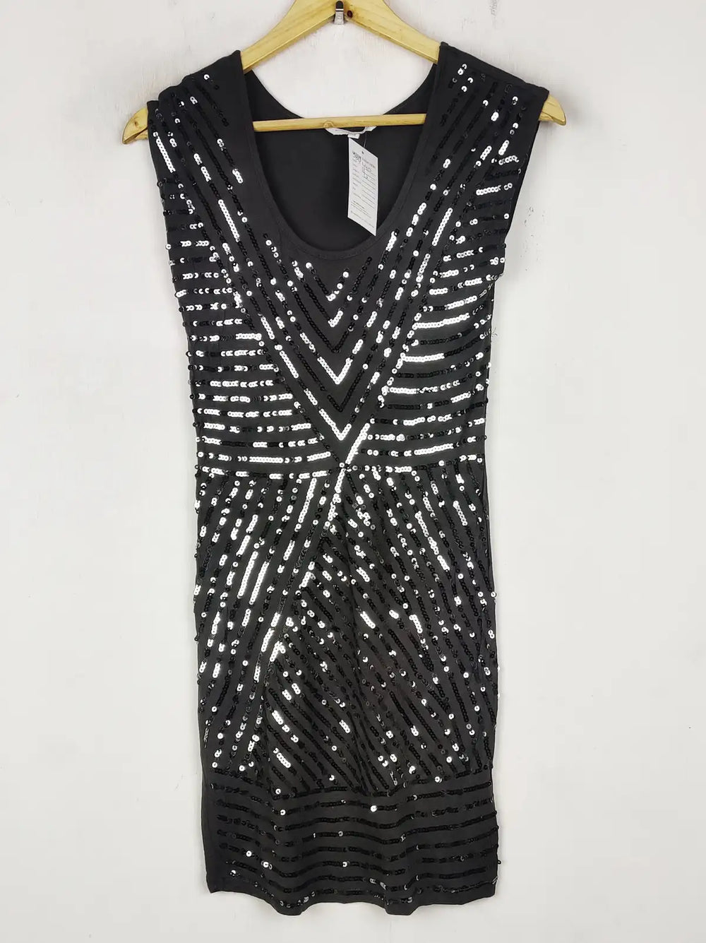 Buy online pre-used pre-loved 100% authentic & Original branded New Look (SBD-440) available in Pakistan. Top international brands avilable.