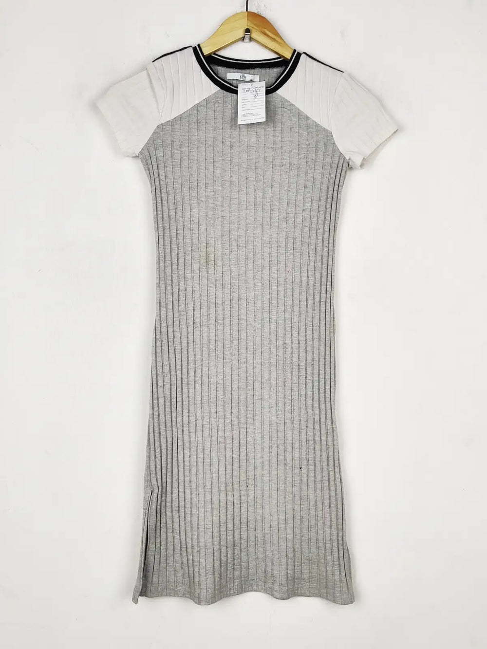 Buy online pre-used pre-loved 100% authentic & Original branded Marks & Spencer (SBD-567) available in Pakistan. Top international brands avilable.
