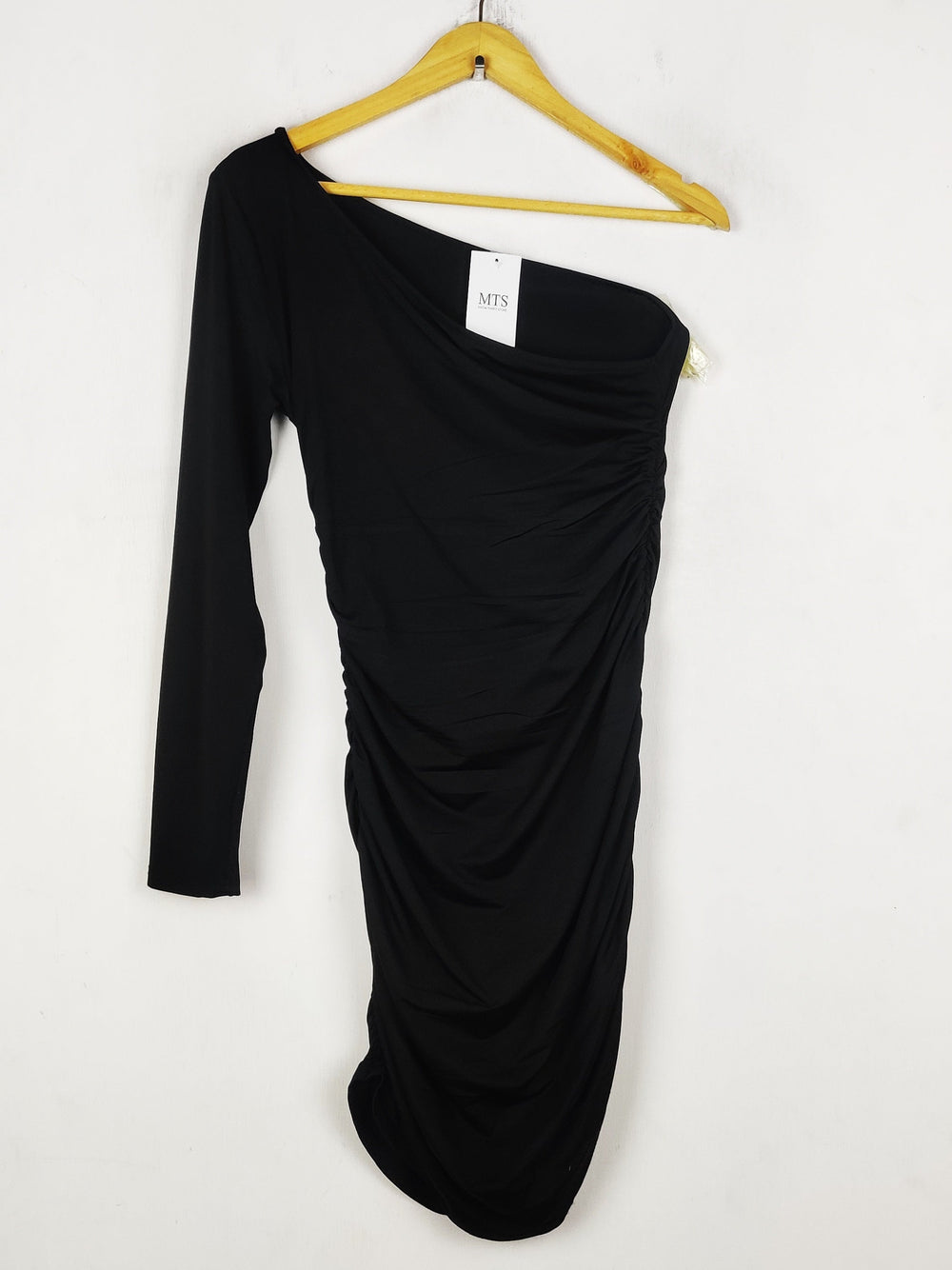 Buy online pre-used pre-loved 100% authentic & Original branded Unknown Brand (SBD-585) available in Pakistan. Top international brands avilable.