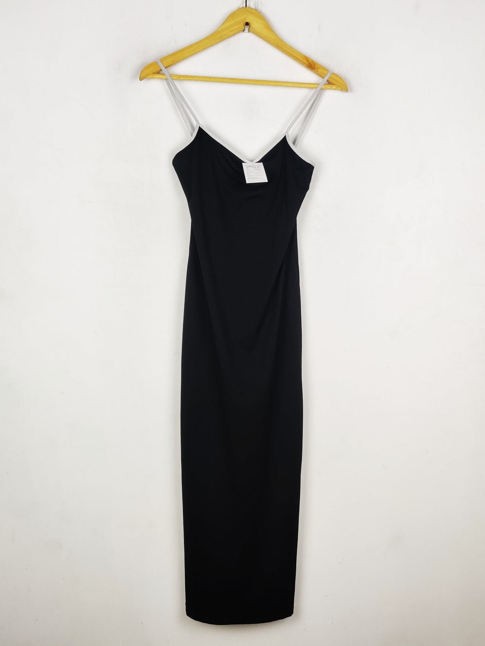 Buy online pre-used pre-loved 100% authentic & Original branded Unknown Brand (SBD-638) available in Pakistan. Top international brands avilable.