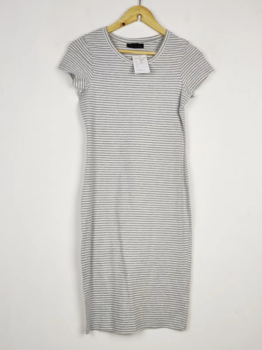 Buy online pre-used pre-loved 100% authentic & Original branded Atmosphere (SBD-63) available in Pakistan. Top international brands avilable.