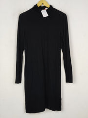 Buy online pre-used pre-loved 100% authentic & Original branded H&M (SBD-661) available in Pakistan. Top international brands avilable.