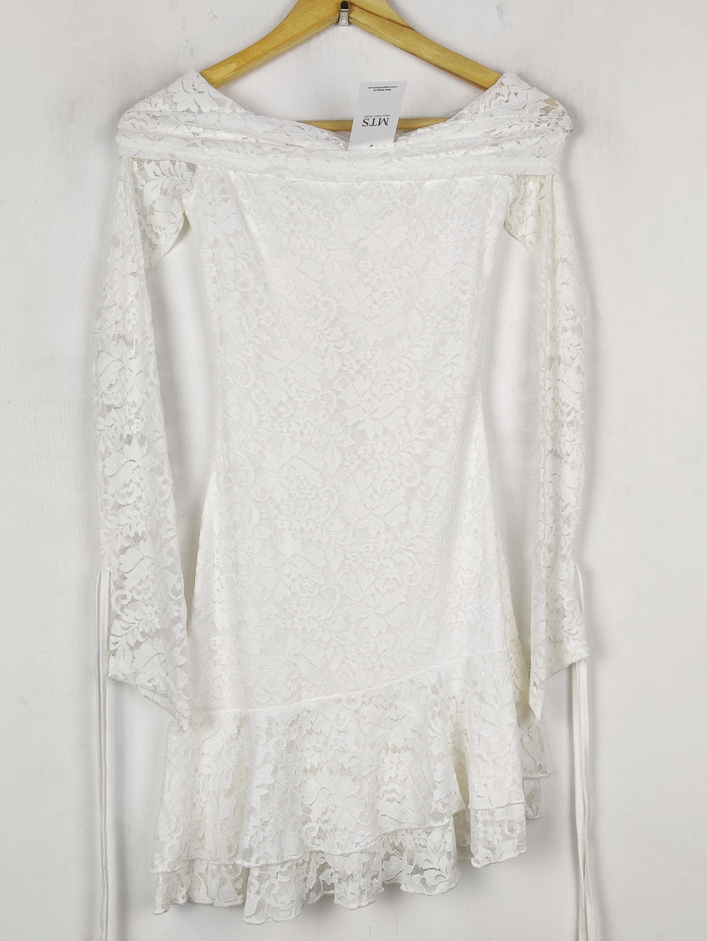 Buy online pre-used pre-loved 100% authentic & Original branded Unknown Brand (SBD-663) available in Pakistan. Top international brands avilable.
