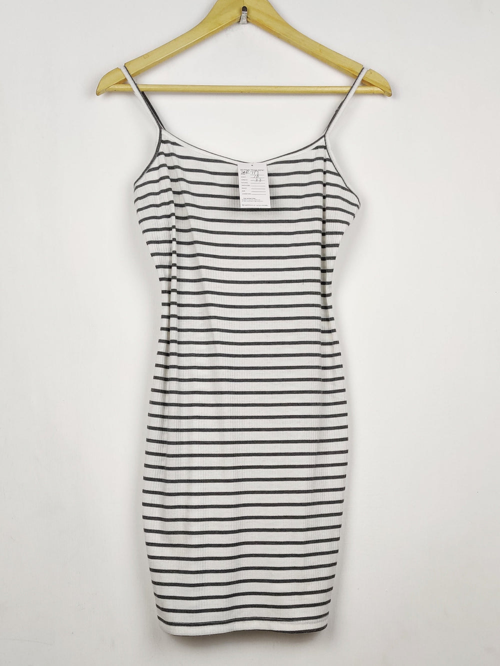 Buy online pre-used pre-loved 100% authentic & Original branded Shein (SBD-717) available in Pakistan. Top international brands avilable.