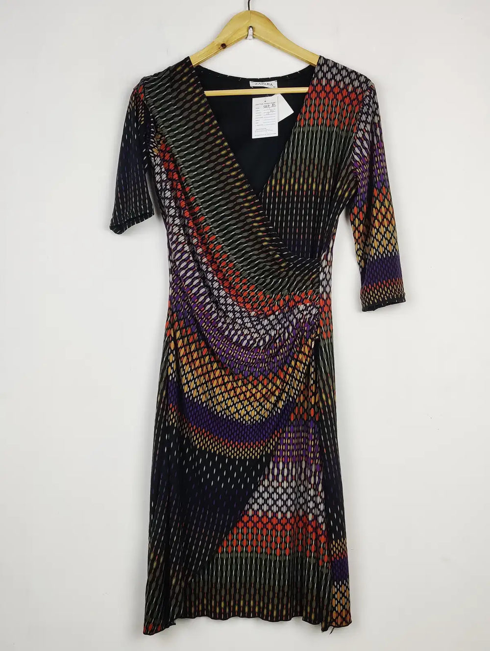 Buy online pre-used pre-loved 100% authentic & Original branded H&M (SBD-81) available in Pakistan. Top international brands avilable.