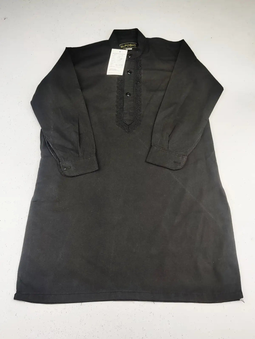 Buy online pre-used pre-loved 100% authentic & Original branded Ruposhi (SBT-2696) available in Pakistan. Top international brands avilable.