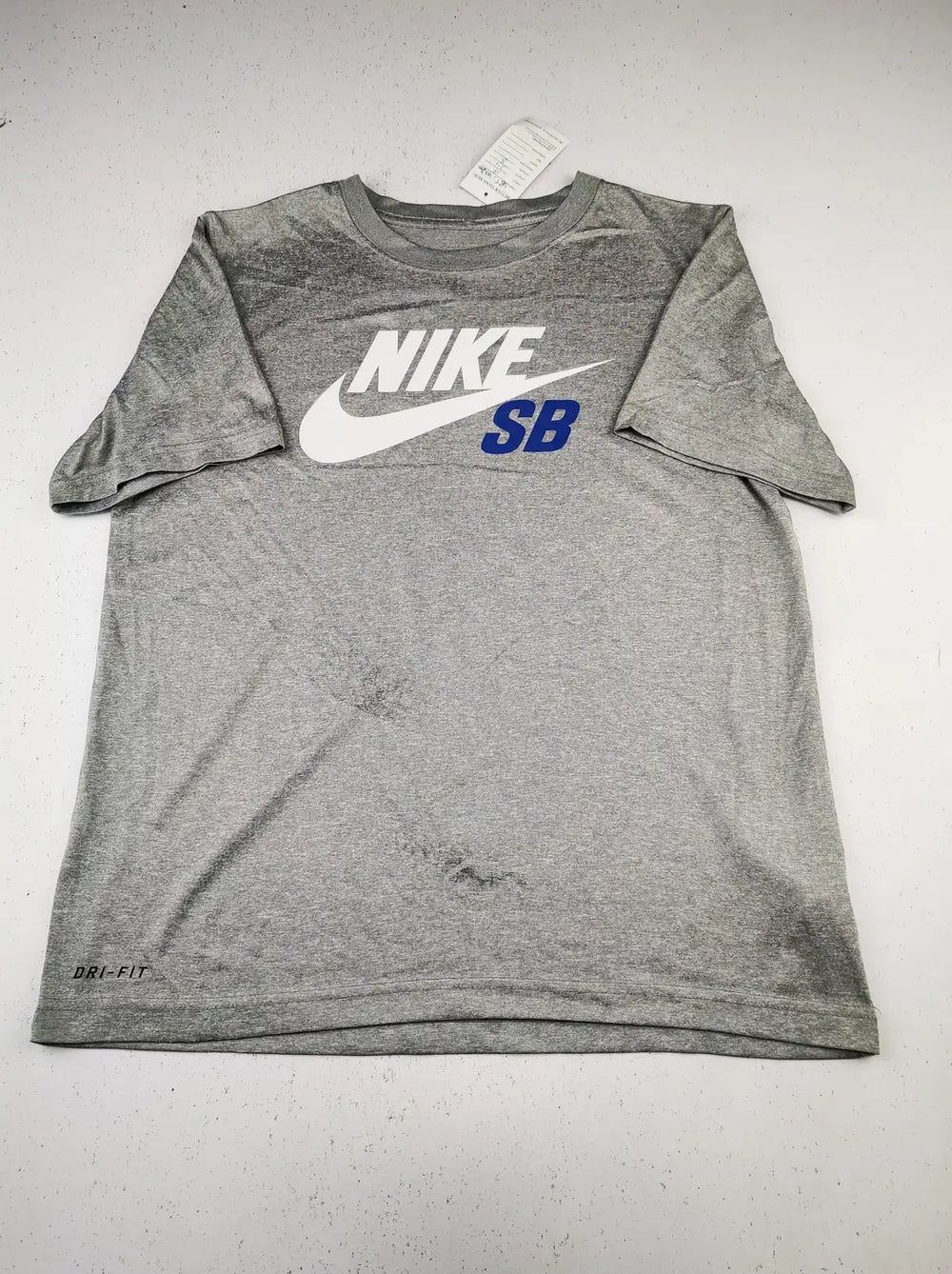 Buy online pre-used pre-loved 100% authentic & Original branded Nike (SBT-4020) available in Pakistan. Top international brands avilable.