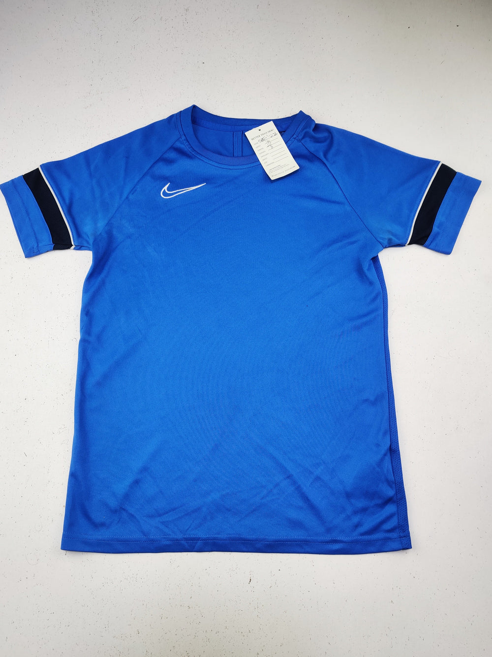 Buy online pre-used pre-loved 100% authentic & Original branded Nike (SBT-4236) available in Pakistan. Top international brands avilable.