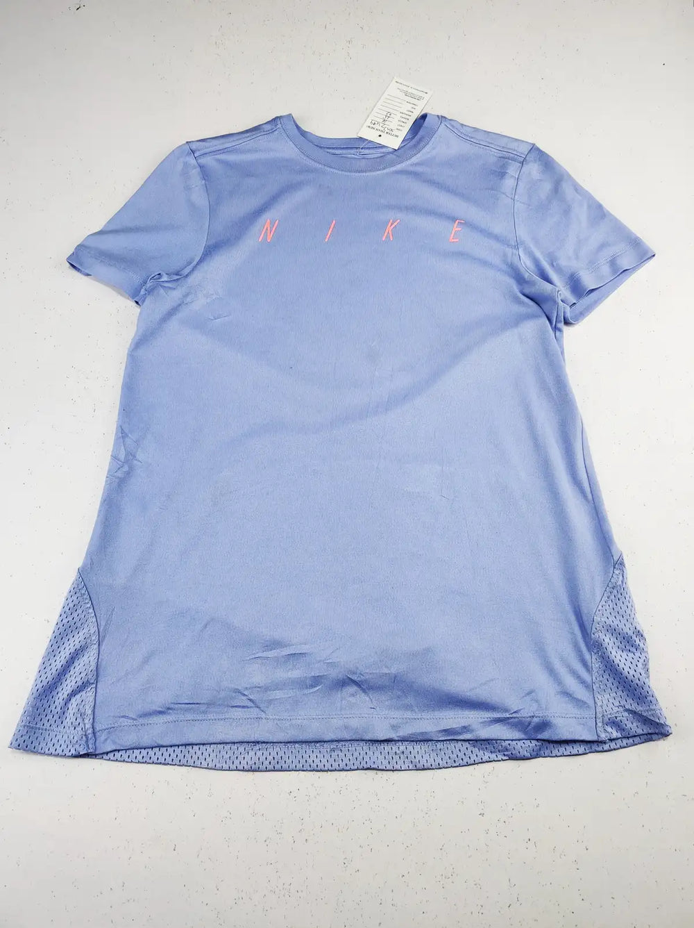 Buy online pre-used pre-loved 100% authentic & Original branded Dri Fit (SGT-2499) available in Pakistan. Top international brands avilable.