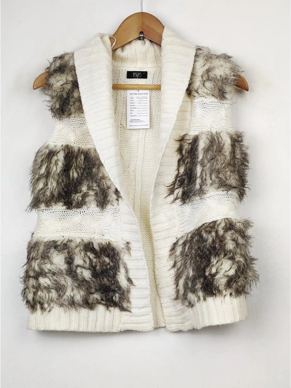 Buy online pre-used pre-loved 100% authentic & Original branded F&F (SL-1015) available in Pakistan. Top international brands avilable.