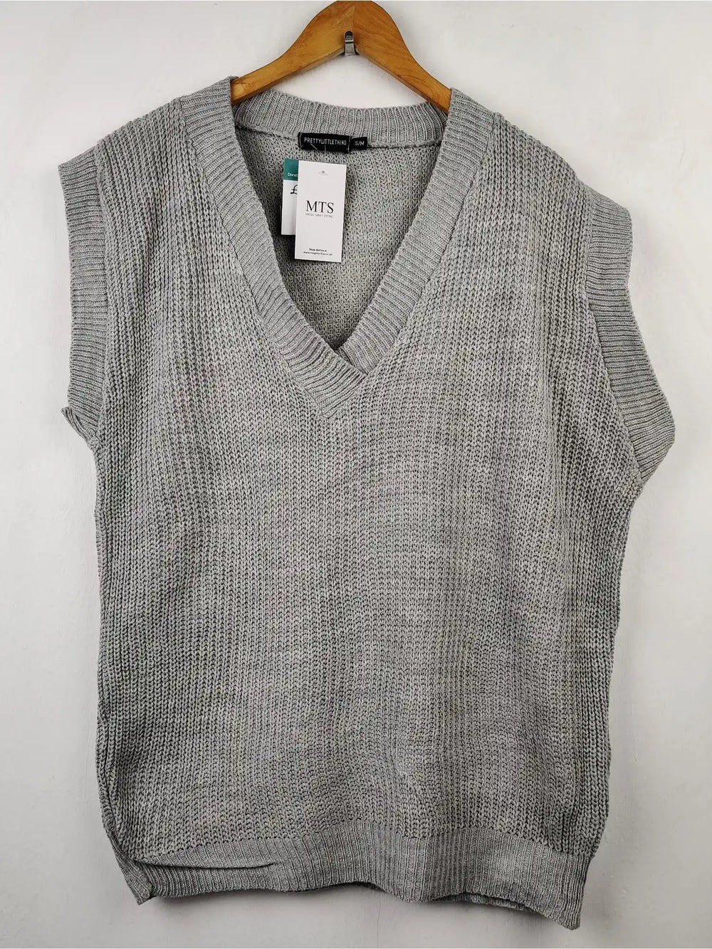 Buy online pre-used pre-loved 100% authentic & Original branded Pretty Little Things (SL-1080) available in Pakistan. Top international brands avilable.