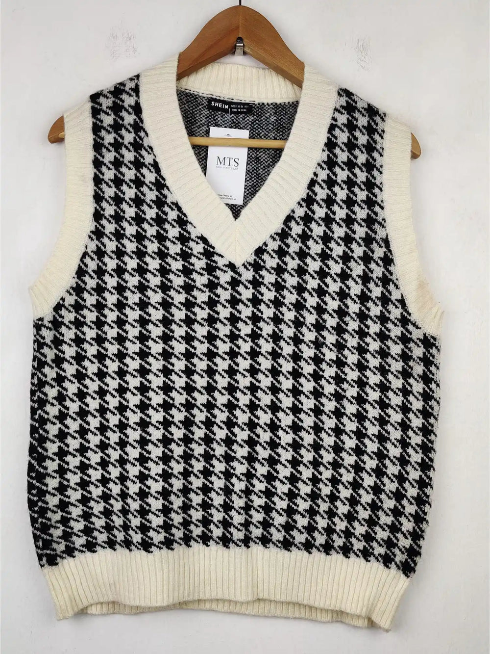 Buy online pre-used pre-loved 100% authentic & Original branded Shein (SL-1221) available in Pakistan. Top international brands avilable.