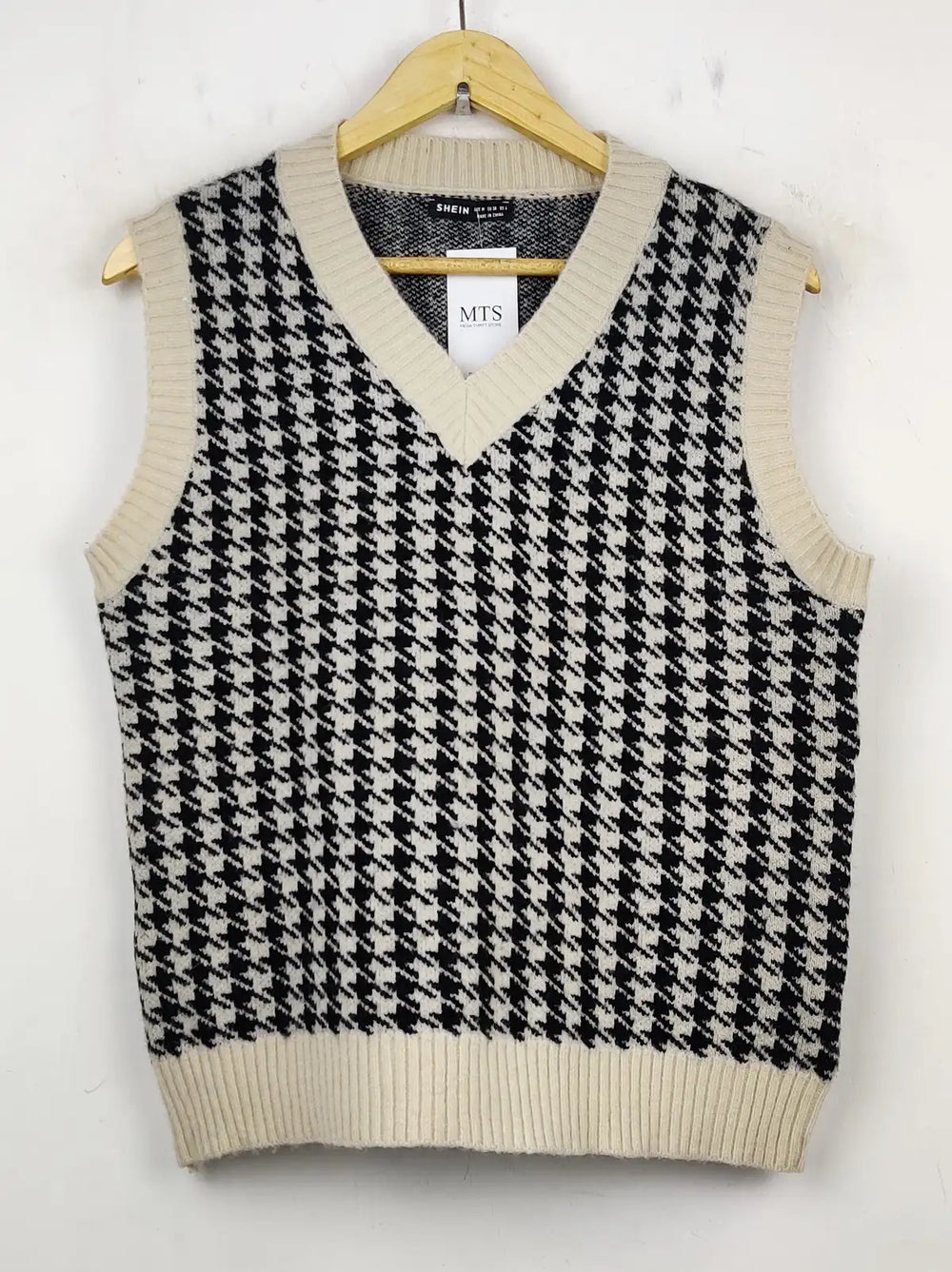 Buy online pre-used pre-loved 100% authentic & Original branded Shein (SL-1726) available in Pakistan. Top international brands avilable.