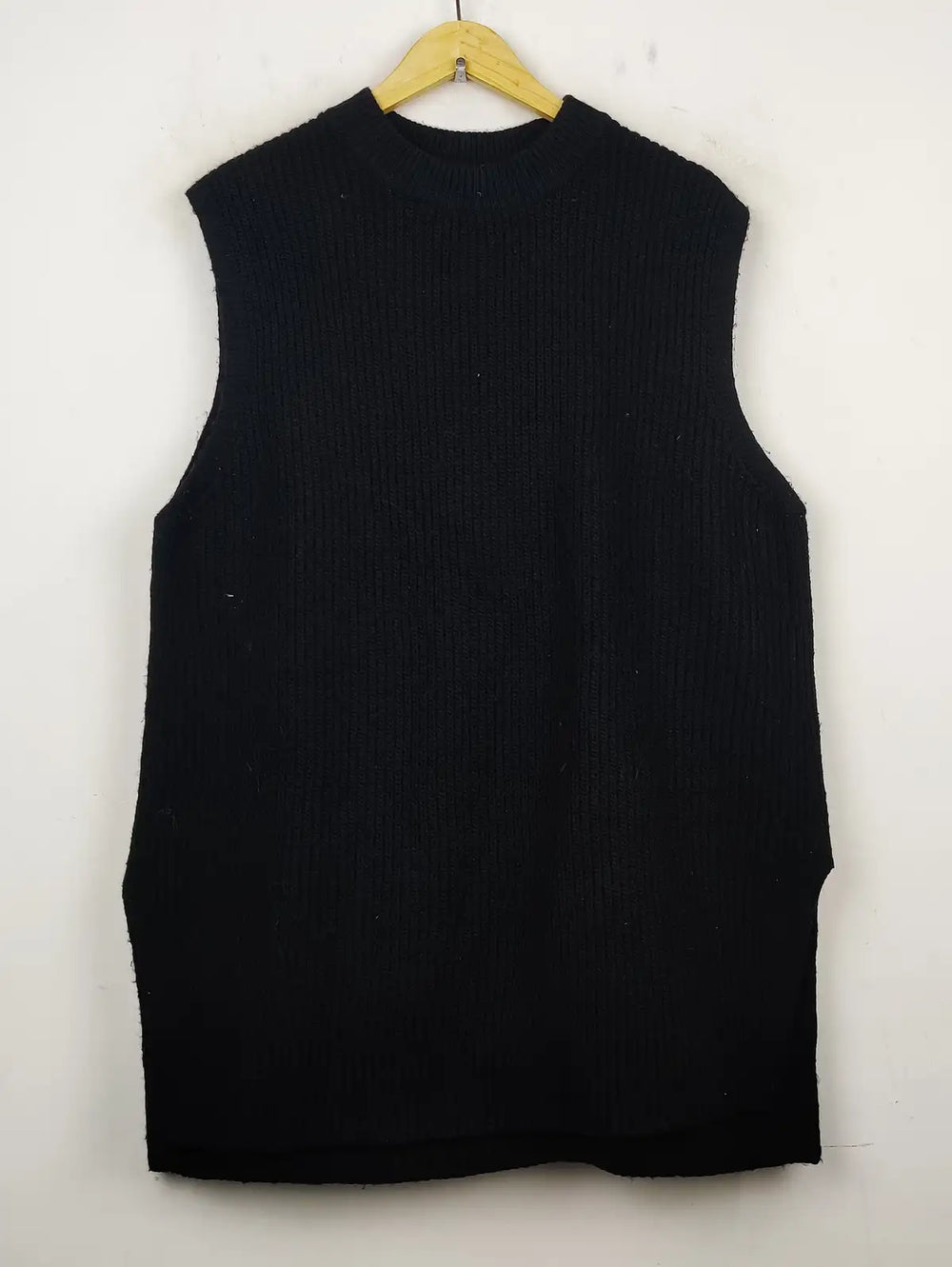 Buy online pre-used pre-loved 100% authentic & Original branded H&M (SL-1803) available in Pakistan. Top international brands avilable.